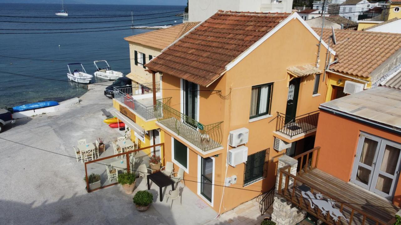 Old Harbour Apartments By Corfuescapes Gaios Bagian luar foto