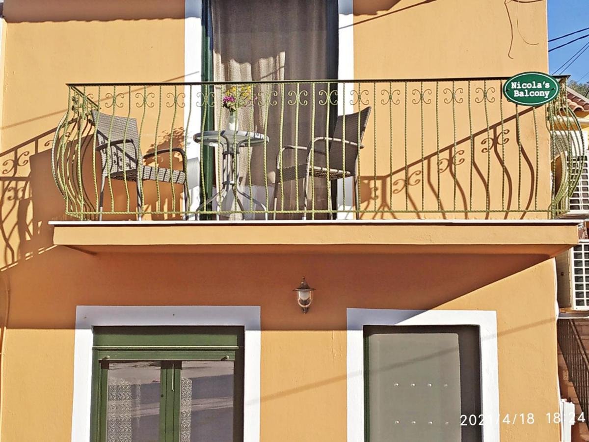 Old Harbour Apartments By Corfuescapes Gaios Bagian luar foto