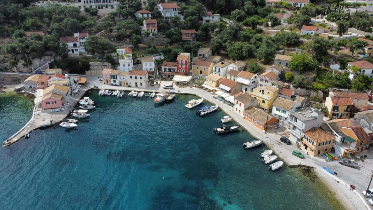 Old Harbour Apartments By Corfuescapes Gaios Bagian luar foto